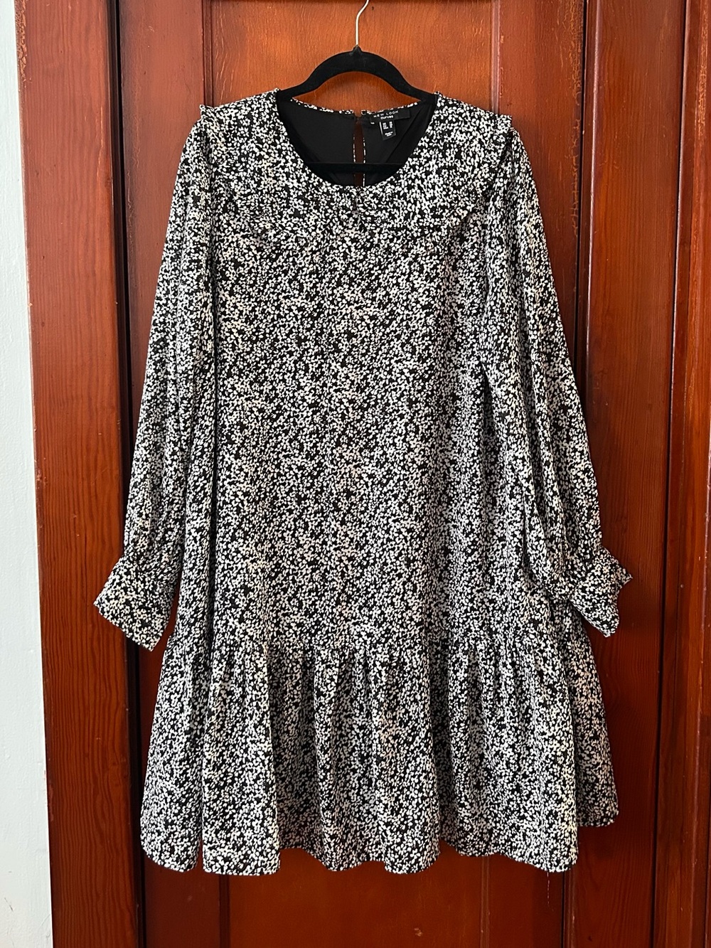 New Look Black and White Floral Long Sleeve Ruffle-Hem Dress